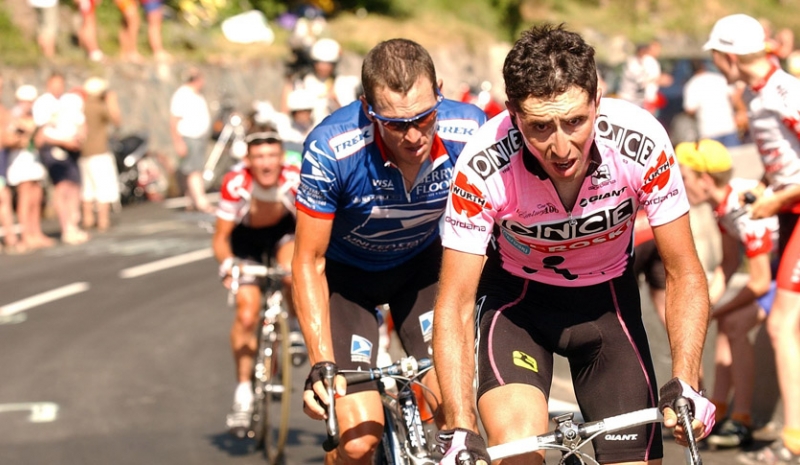 Joseba Beloki en uno de sus grandes duelos con Amstrong en el Tour de Francia